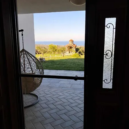 Amfitriti * Λεπτοκαρυά